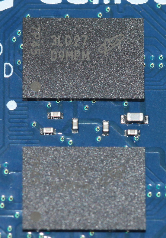 2x128MB DDR3 DRAM